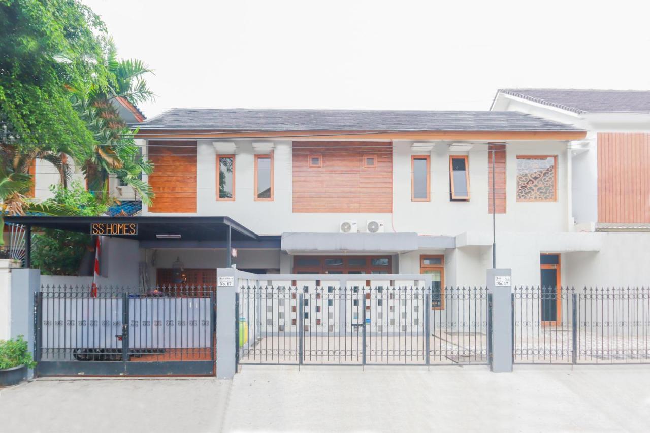 Oyo 2196 Ss Homes Jakarta Luaran gambar