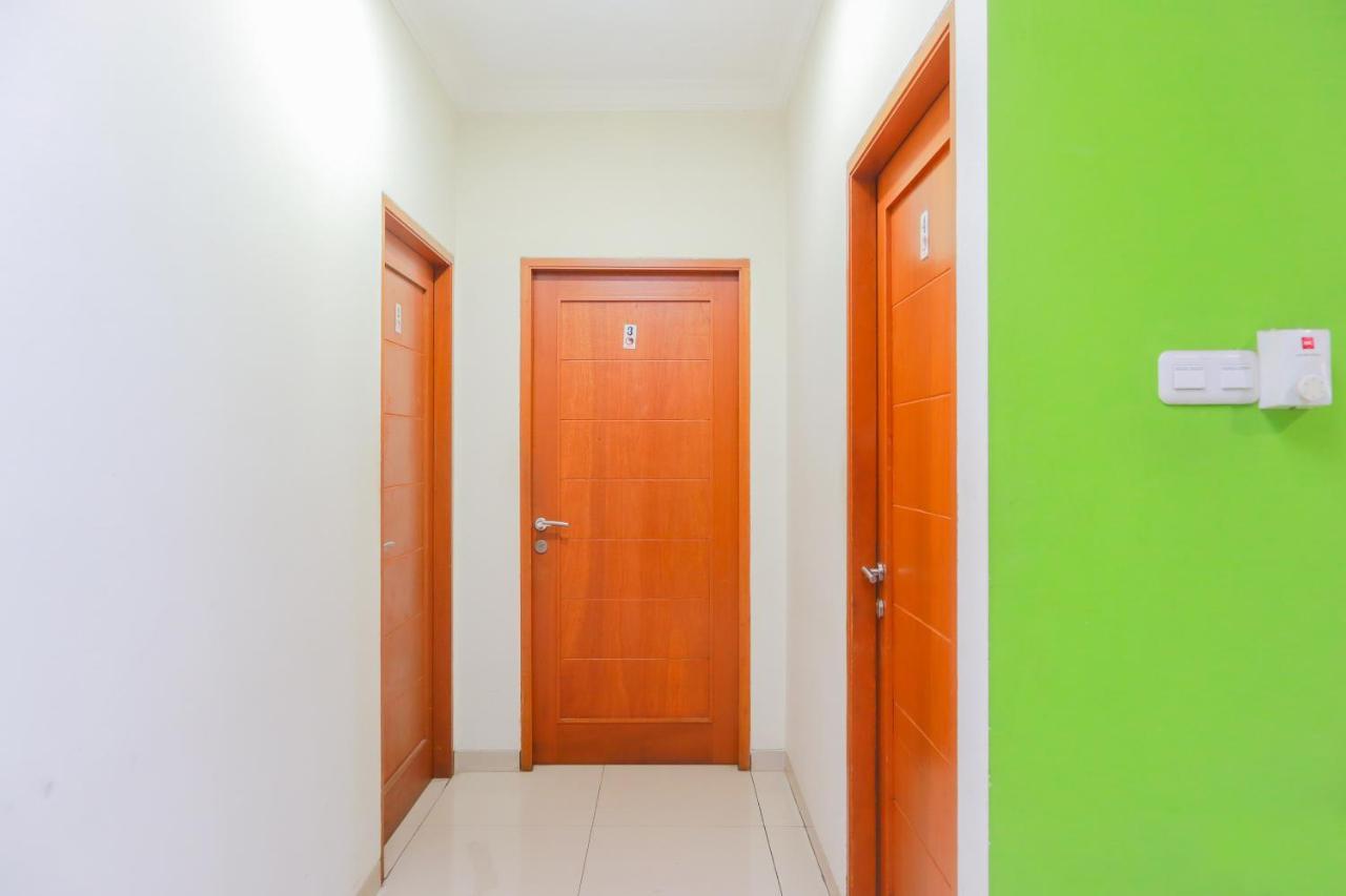 Oyo 2196 Ss Homes Jakarta Luaran gambar