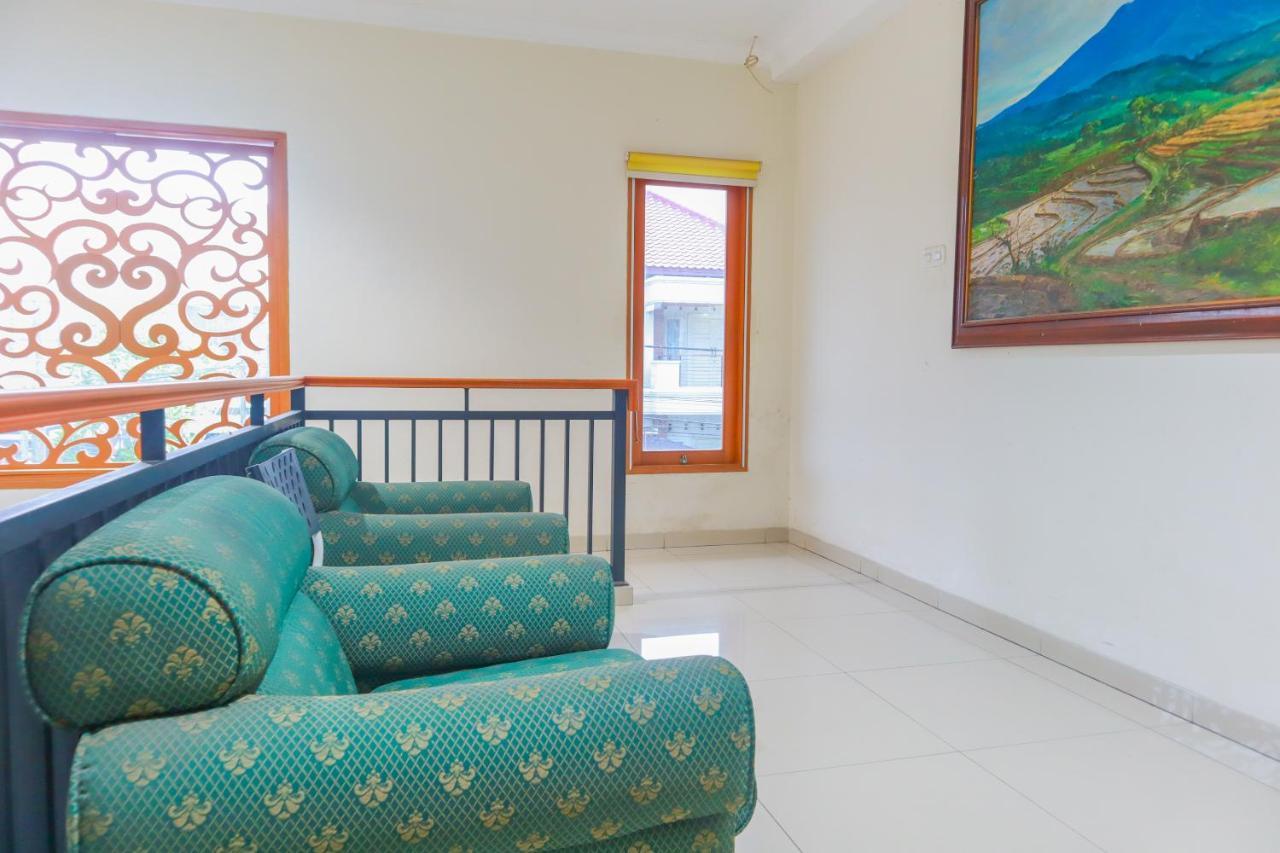 Oyo 2196 Ss Homes Jakarta Luaran gambar